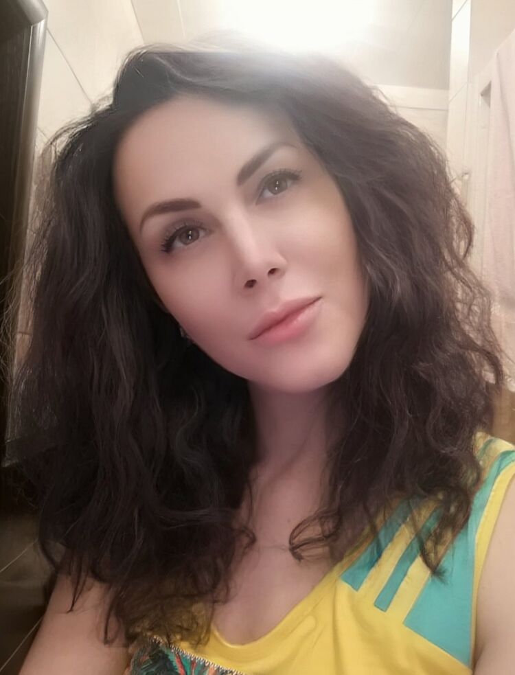  32346543  Anna, 49 ,    
