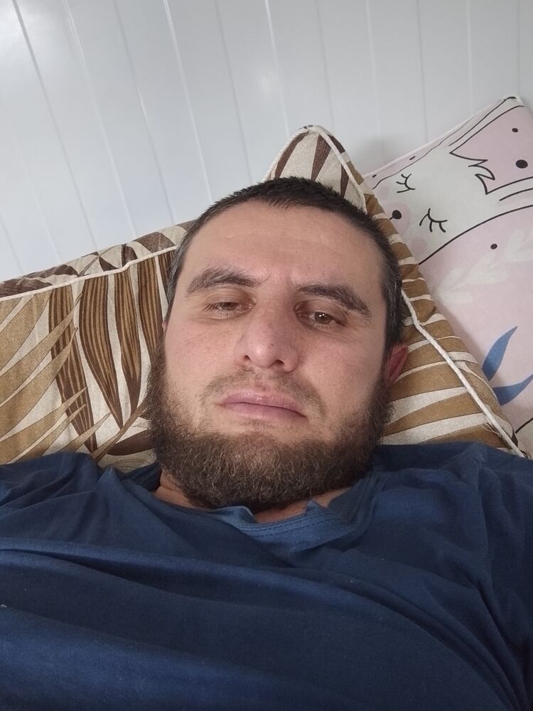  48664443  , 39 ,    