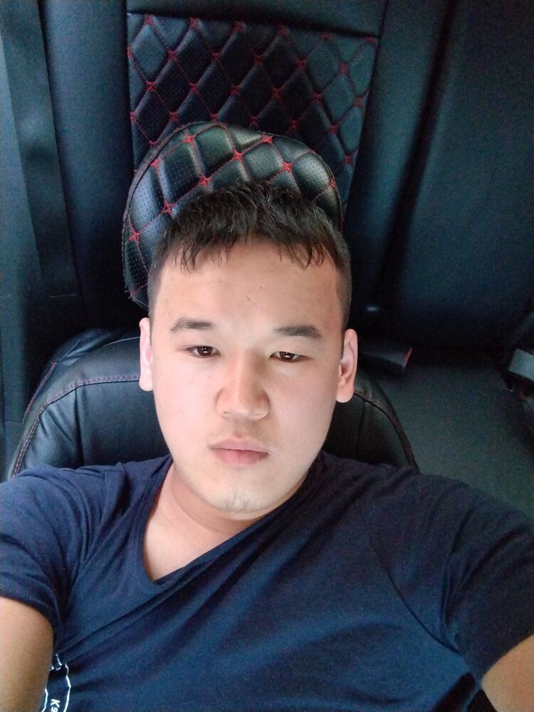  45650743  Albert, 27 ,    -