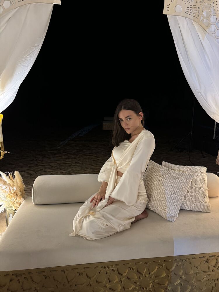  ,   Julia, 30 ,   ,   