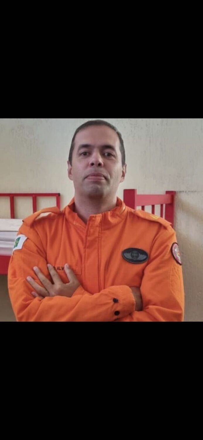  -,   Rafael, 40 ,   ,   