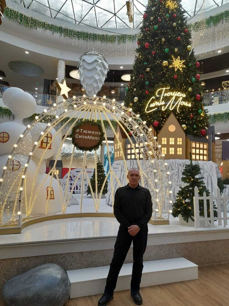  ,   Yury, 47 ,   ,   , c 