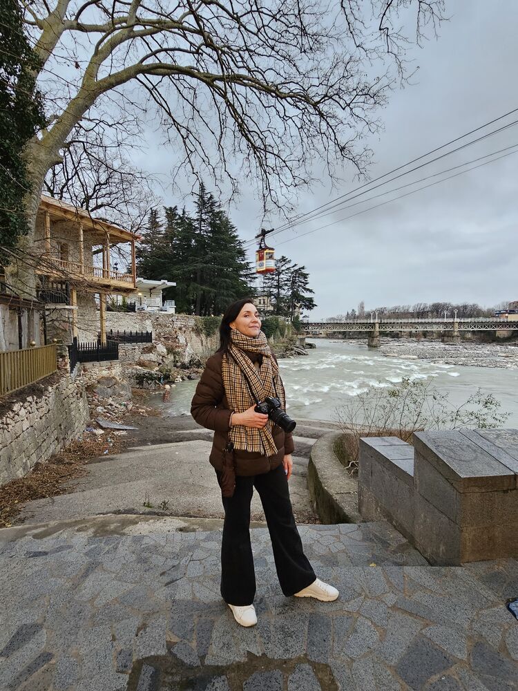  ,   Anna, 46 ,   c 