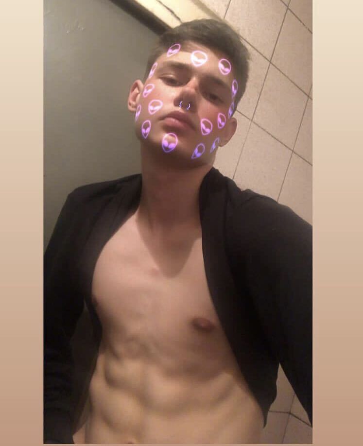  28678113  Artem, 22 ,    