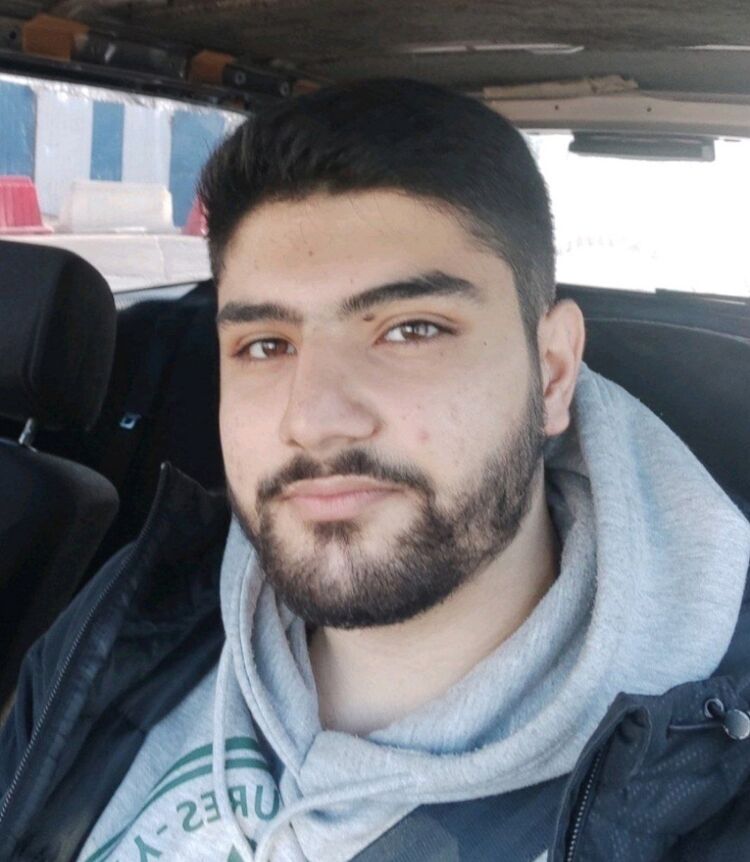  51928473  Melik, 20 ,    