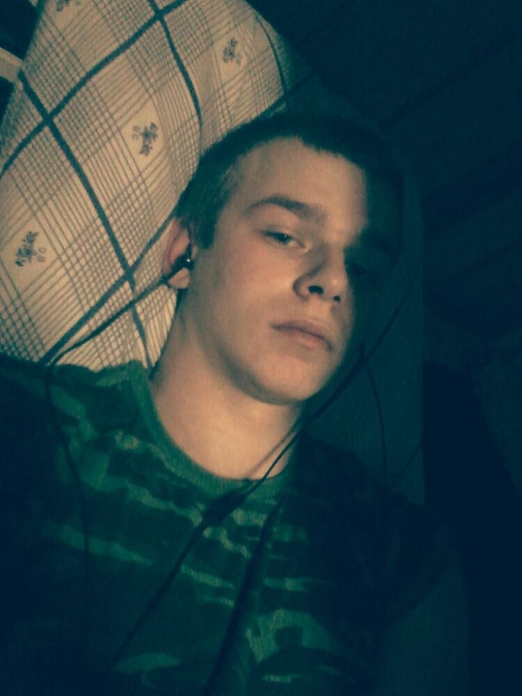  9069953  Igor, 28 ,    