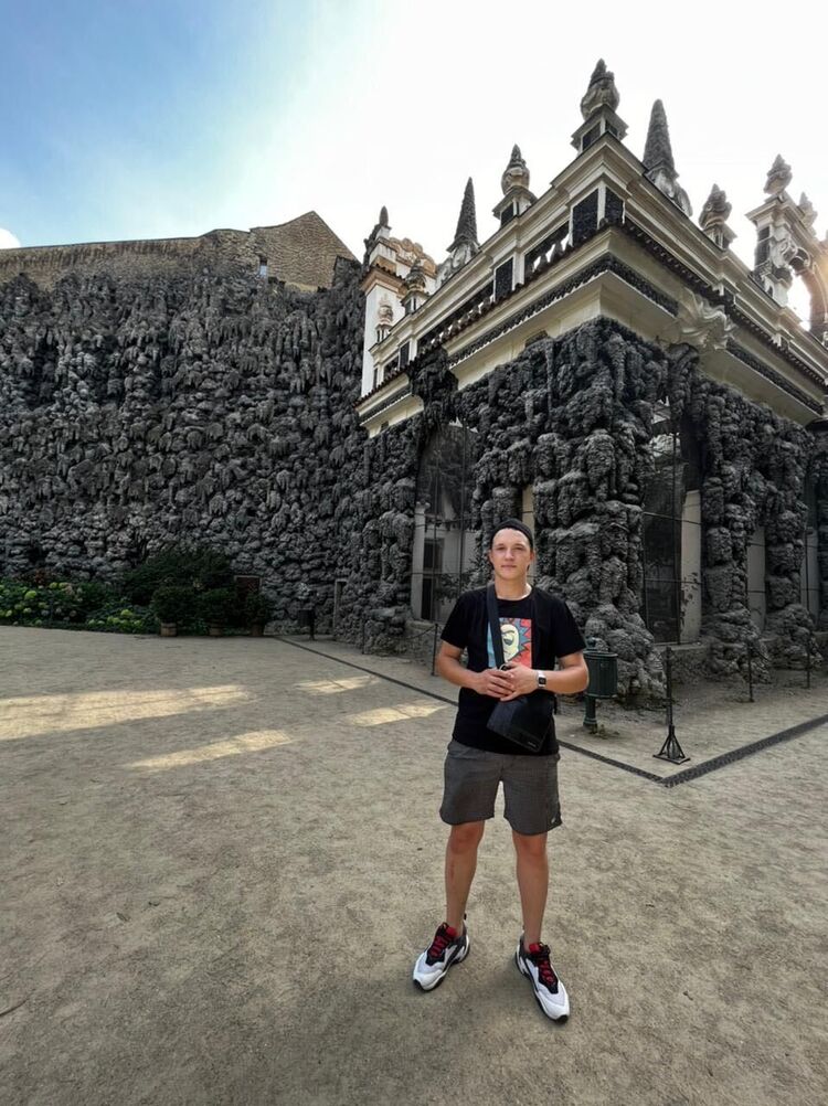  28648593  Eduard, 23 ,    Praha