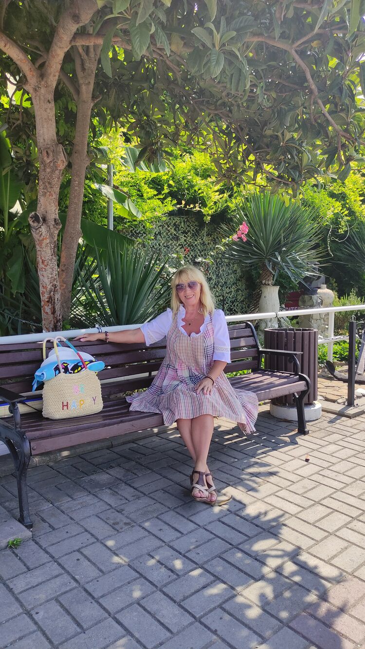  ,   Tatiana, 60 ,   ,   