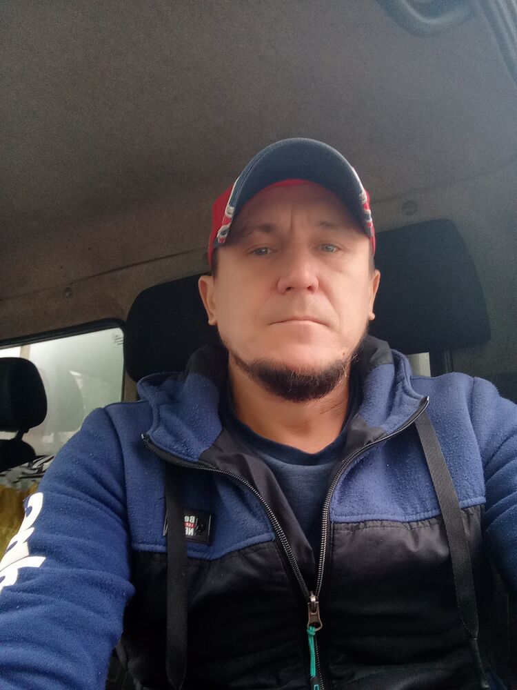  48046673  PAVEL, 43 ,    