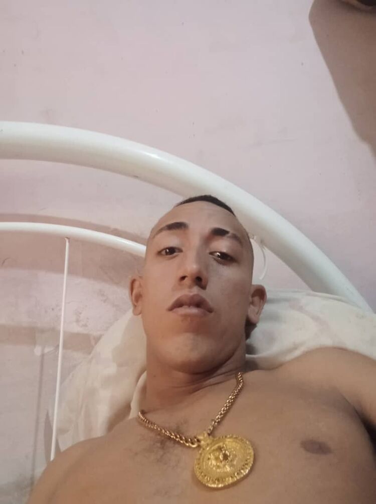  41679383  Yunior, 30 ,    