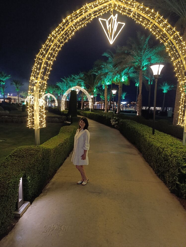  52649373  OLENA, 47 ,    