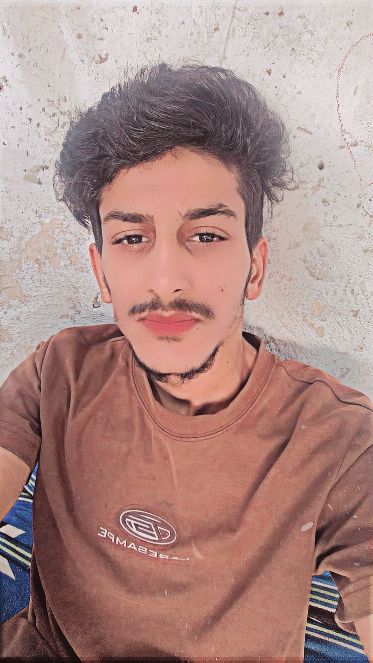  53963513  Hassan, 21 ,    