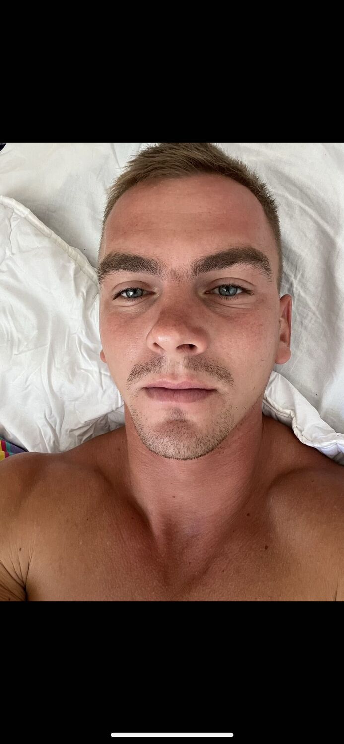  38746823  Stanislav, 29 ,    