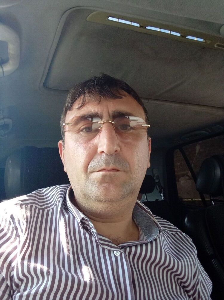   ,   Artur, 41 ,   ,   , c , 