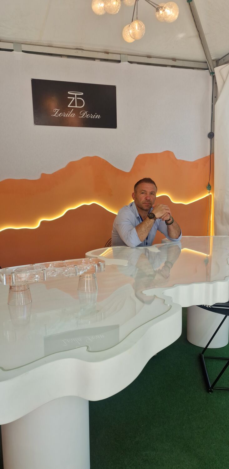  49563013  Dorin, 42 ,    Antibes
