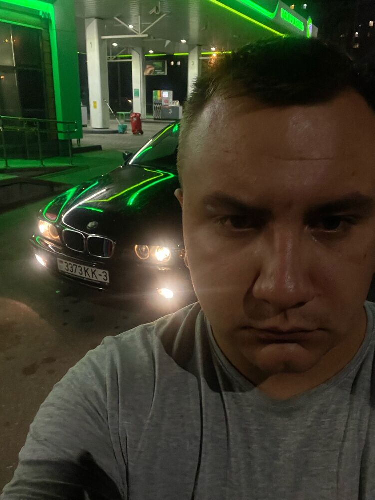  40470243  , 24 ,    