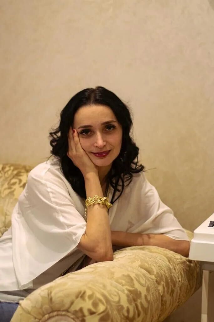  52393123  Laki, 37 ,    