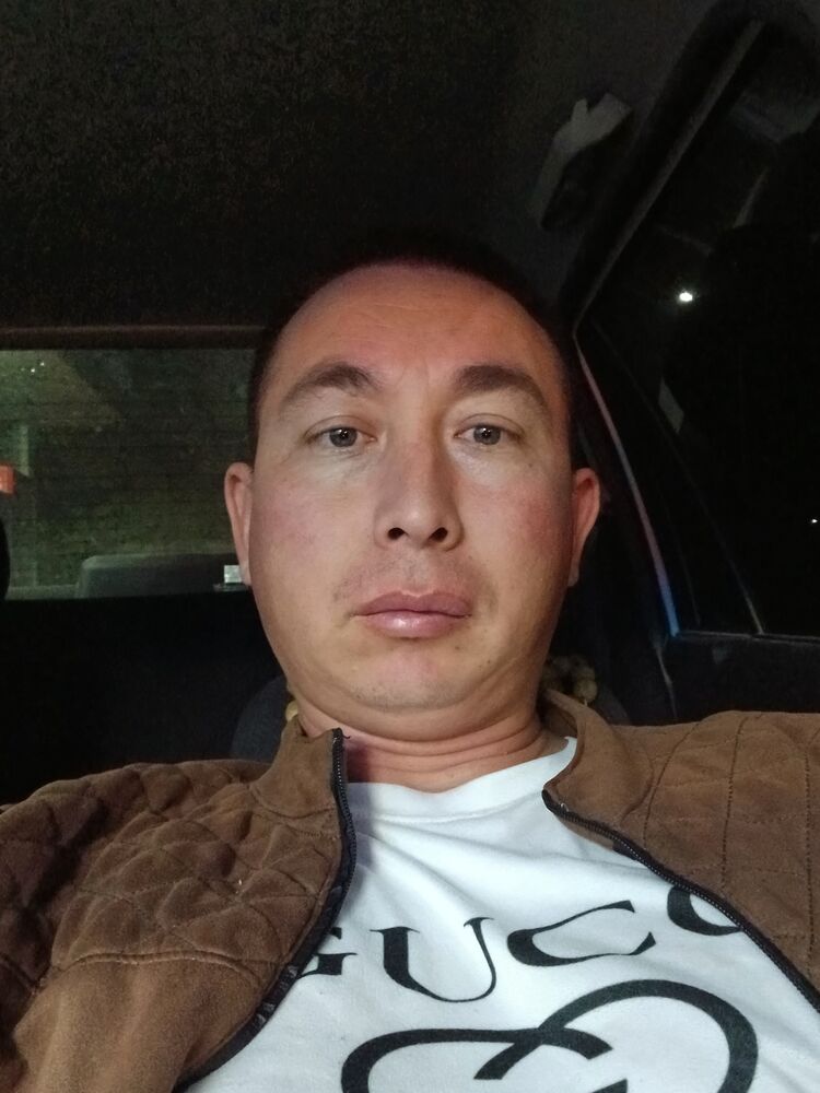  53819563  Ahror, 31 ,    