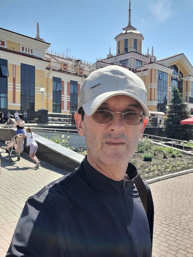  53737863  Murtazo, 52 ,    