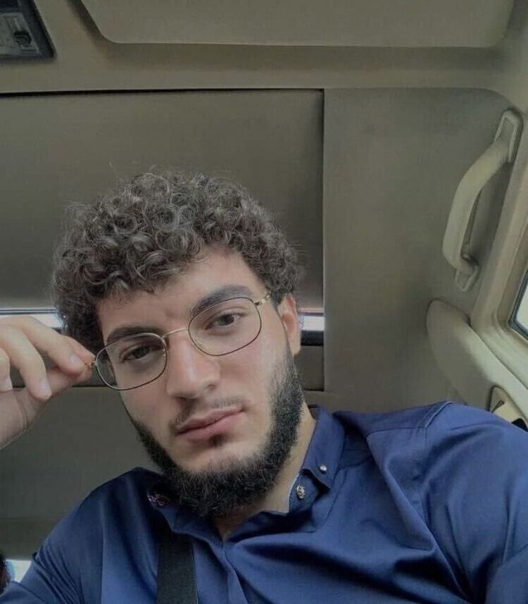  37103653  , 23 ,    