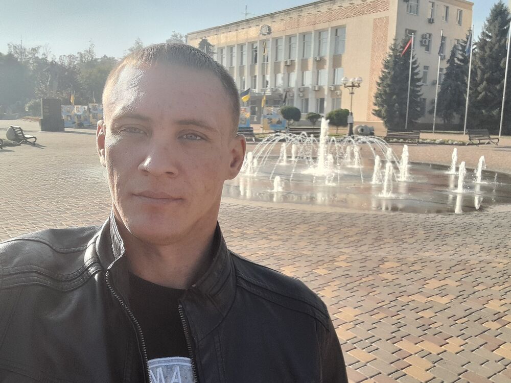  46437413  Sergiy, 32 ,    