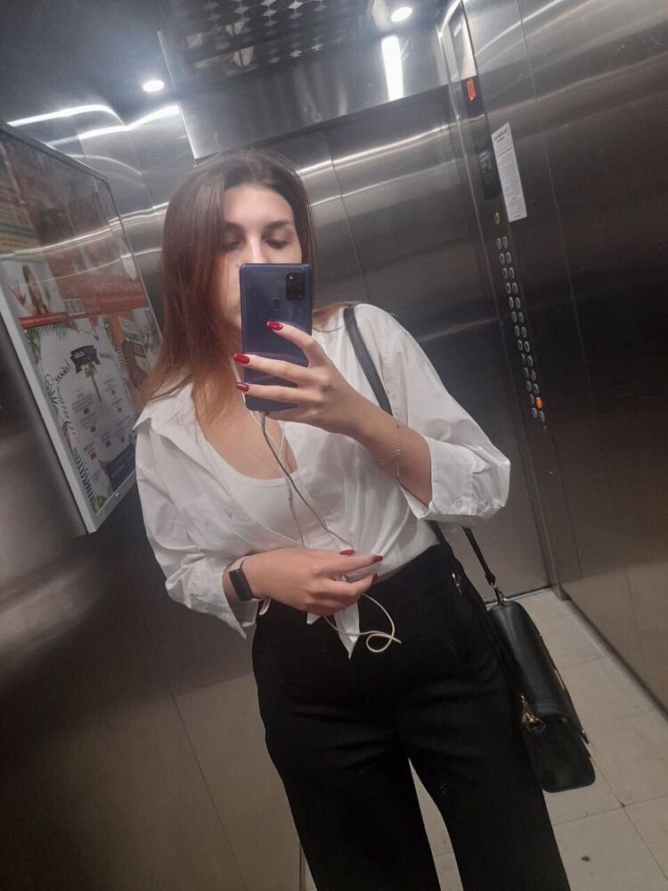  -,   Vera, 21 ,   ,   