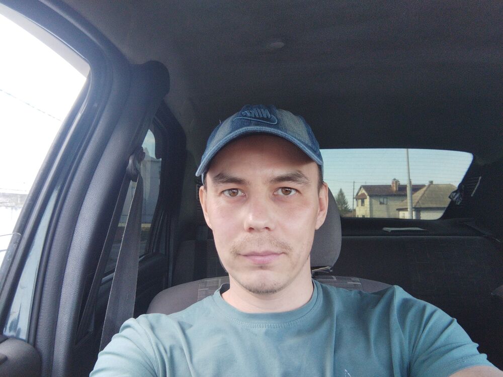  34154253  Georgiy, 37 ,    