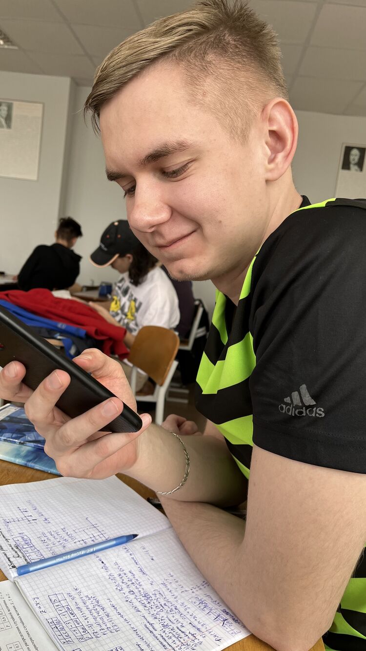 34849253  , 22 ,    