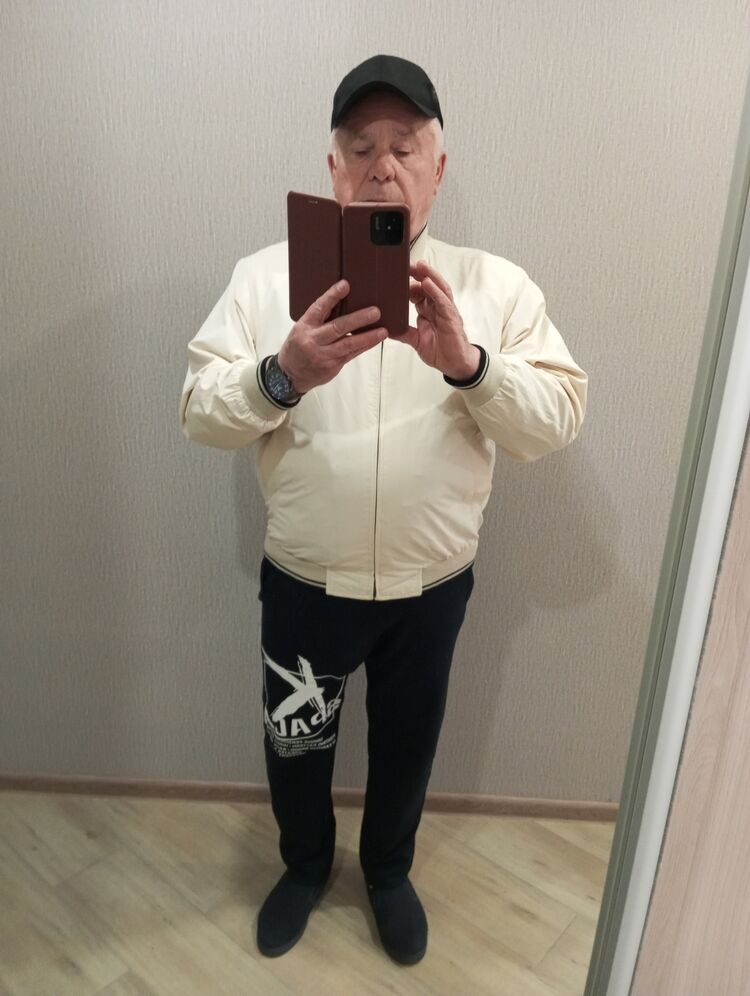  46774333  , 72 ,    