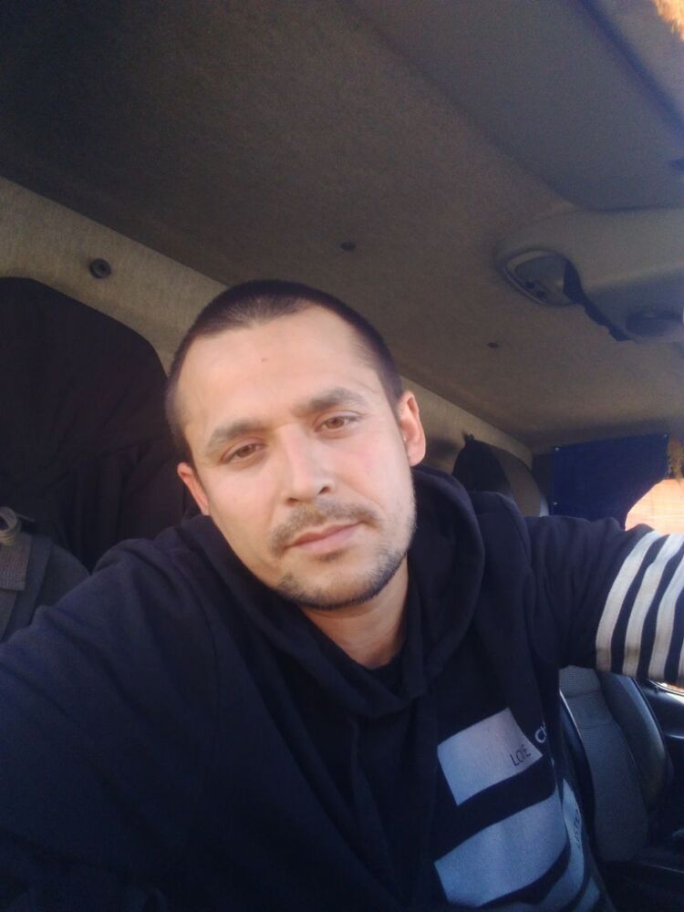  37855933  Alex, 36 ,    