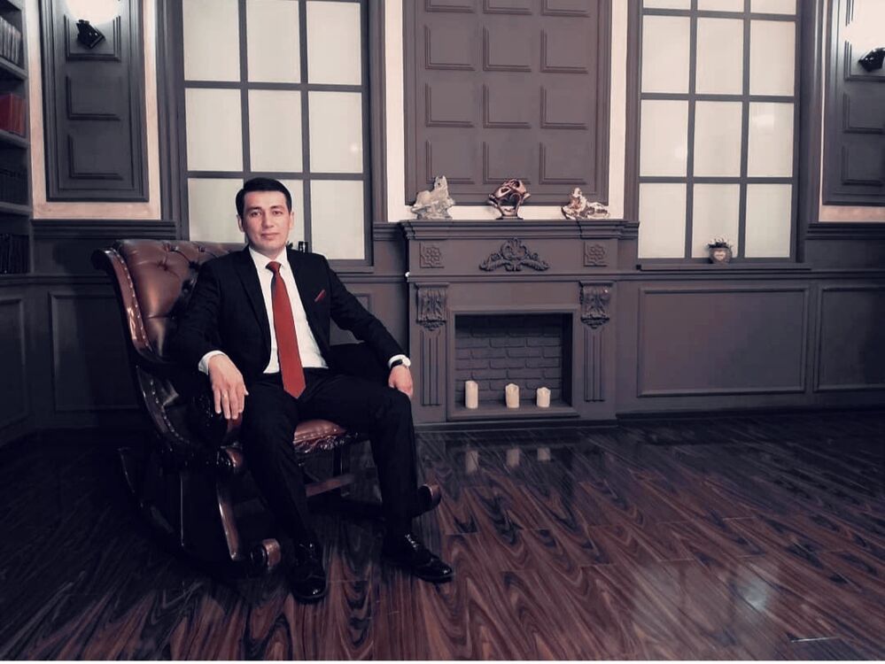  24068343  Alisher, 35 ,    