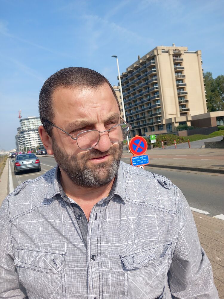  44087233  Razmik, 59 ,    Oostrozebeke