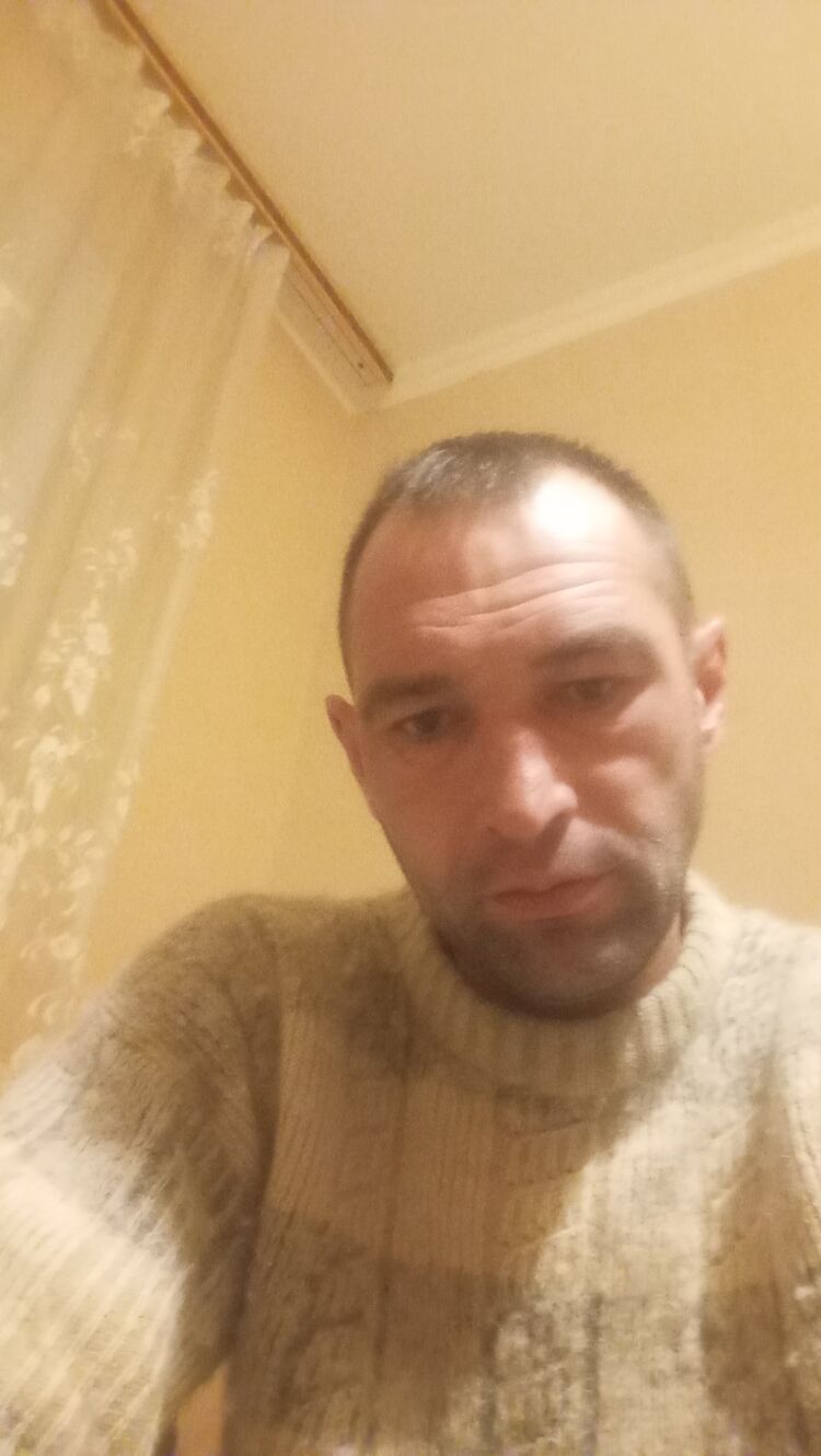  46958433  , 39 ,    