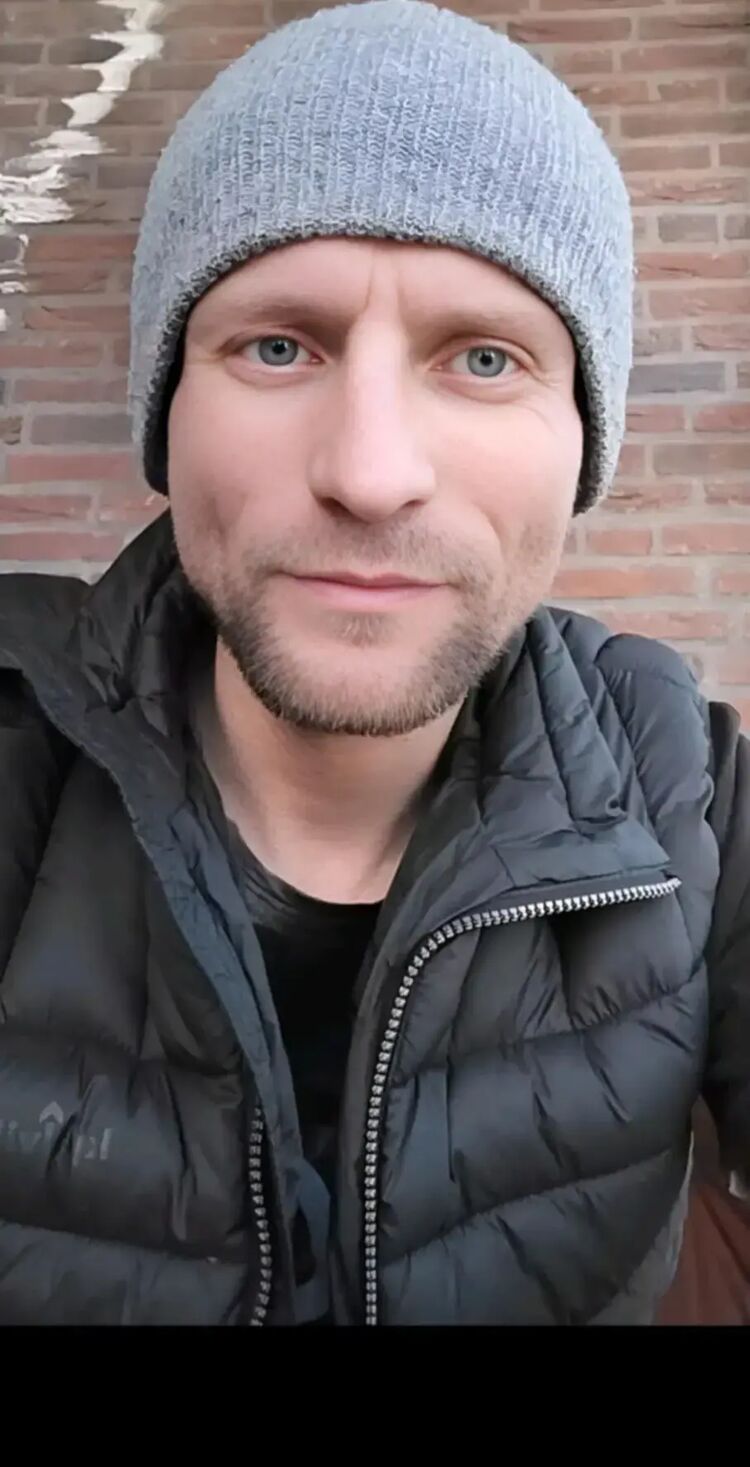  53330383  Gunar, 43 ,    Selfoss