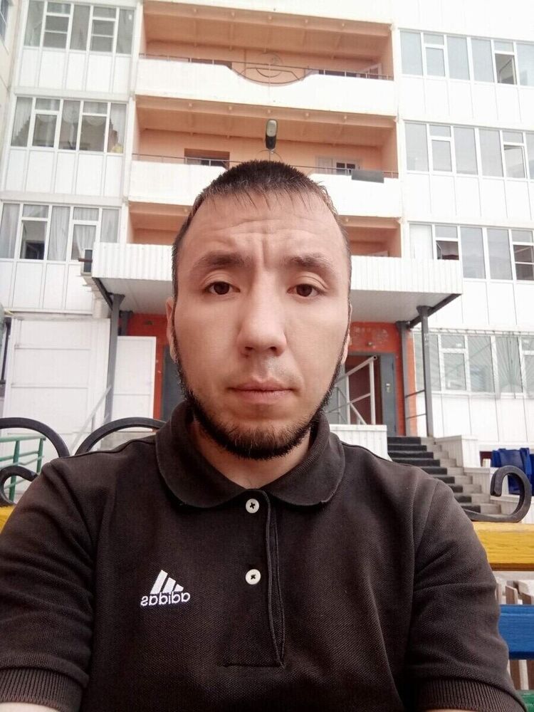  22564533  , 37 ,    