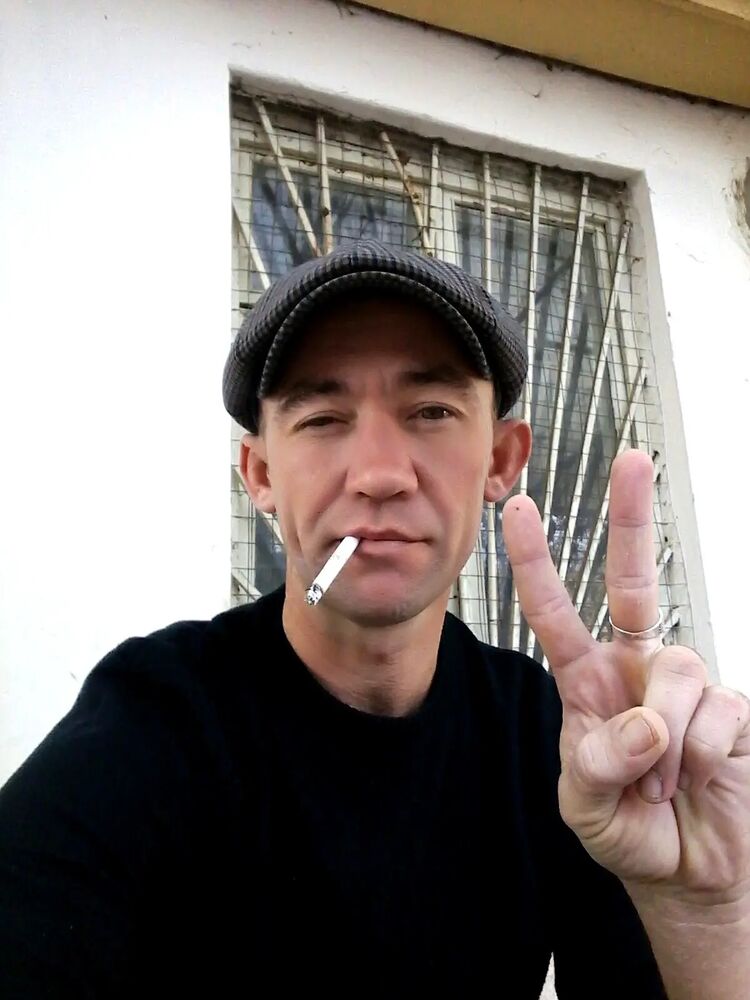  49990173  Viktor, 37 ,    