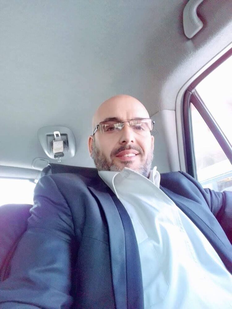  53886163  Hakob, 49 ,    -