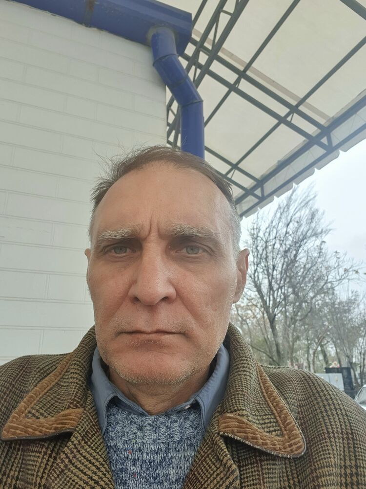  24883273  Cergey, 60 ,    