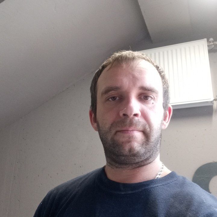  30305873  , 37 ,    