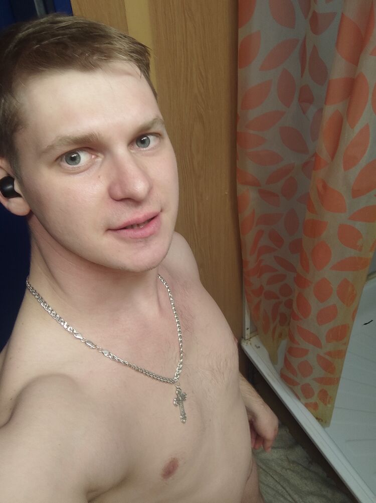  22608193  Alex, 32 ,    -