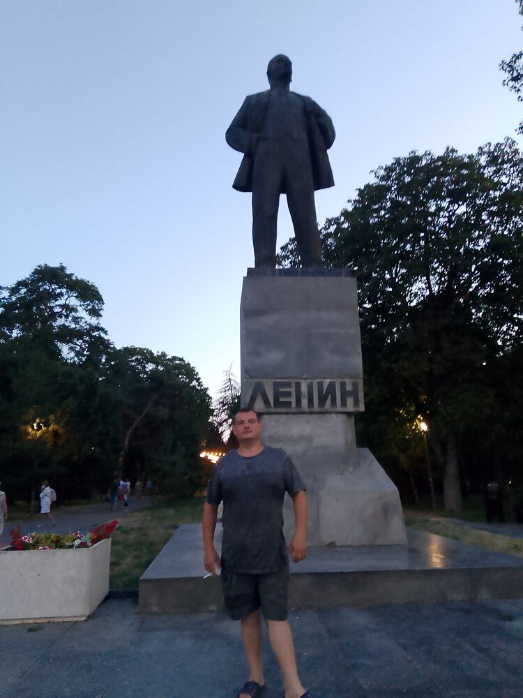  ,   Artem, 37 ,   ,   , c 