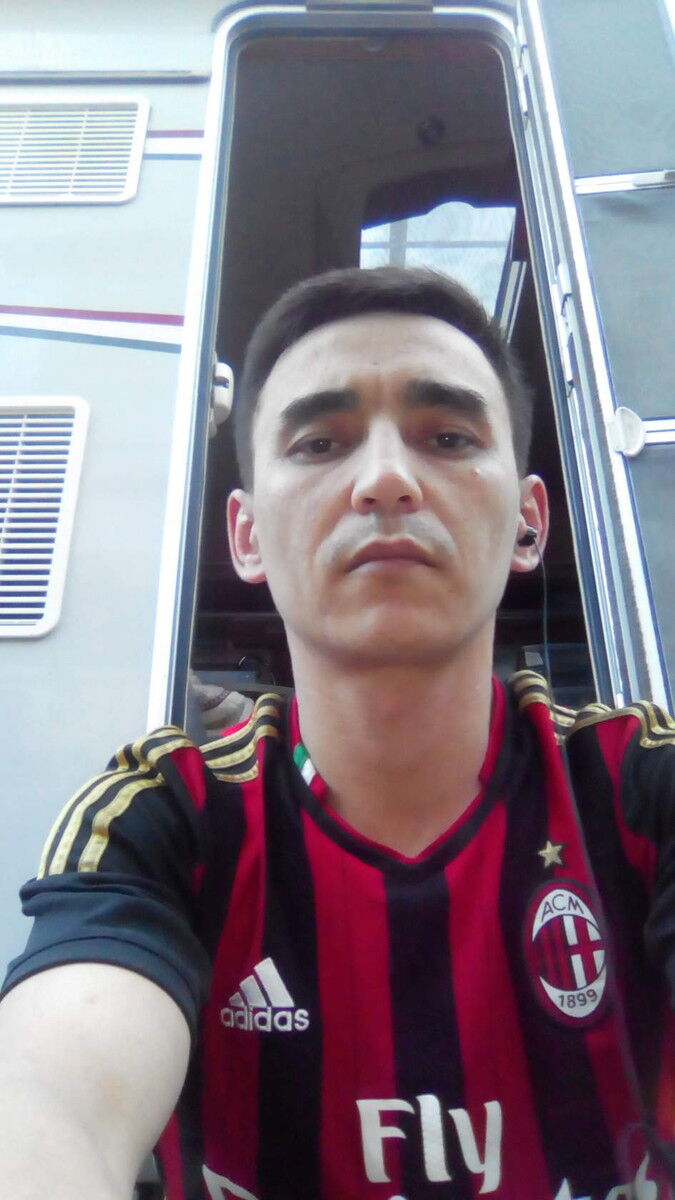  15409853  Adil, 40 ,    -