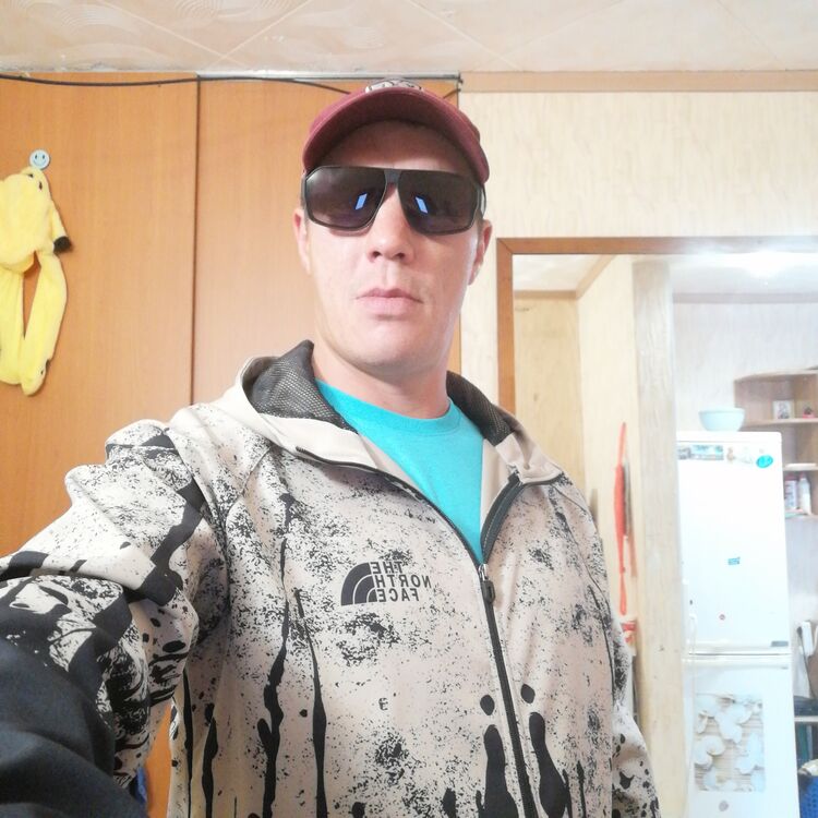  38127763  Sergey, 39 ,    