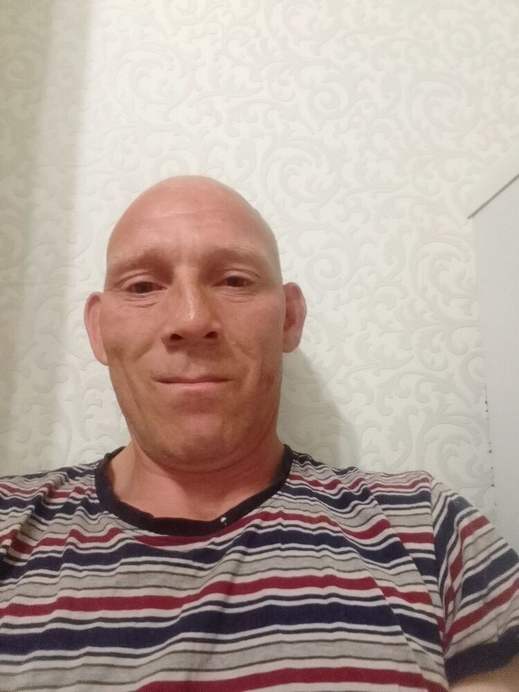  27885223  Vladislav, 44 ,    