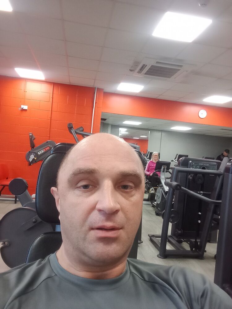  49977363  Janas, 43 ,    