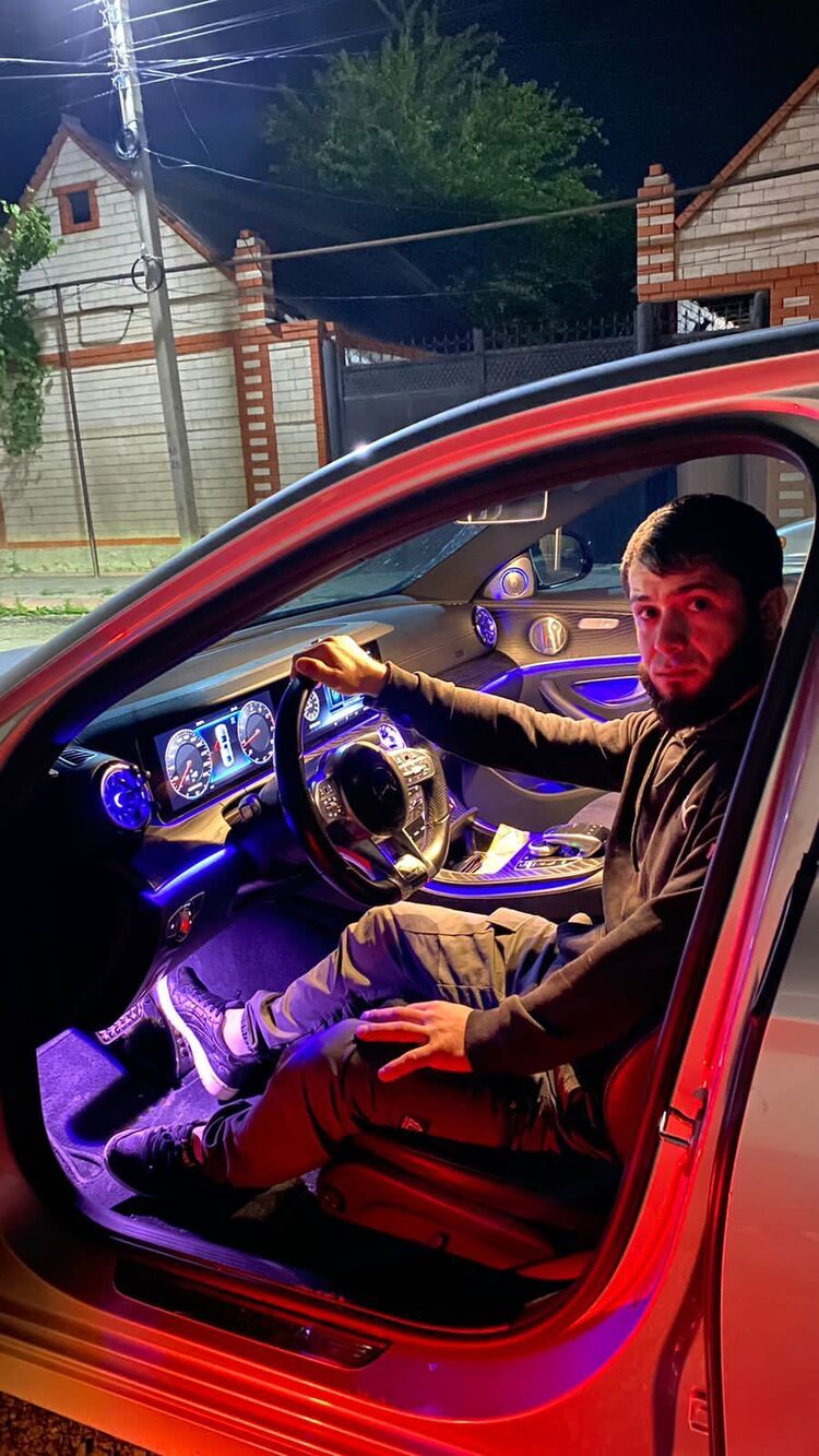  40918373  Yasin, 28 ,    