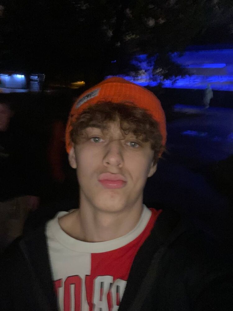  29776613  Nefor, 21 ,    -