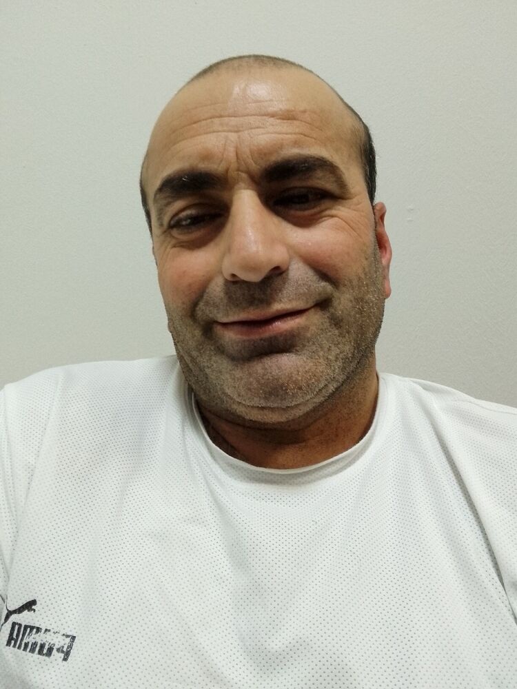 48591613  Mert, 42 ,    