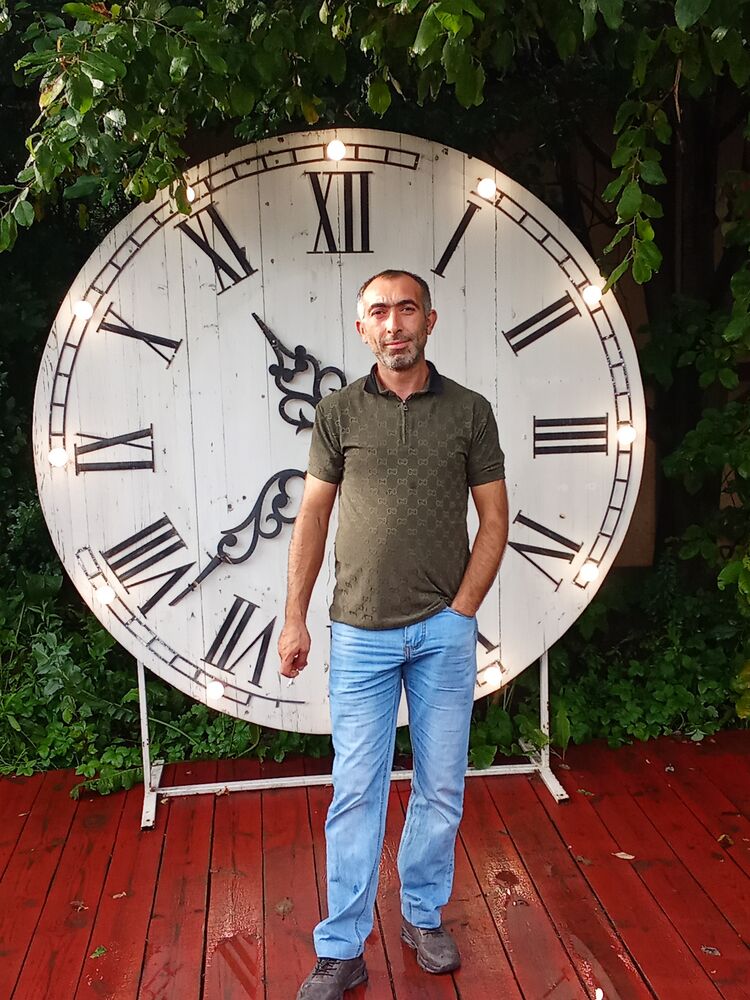  45635543  Hayk, 39 ,     