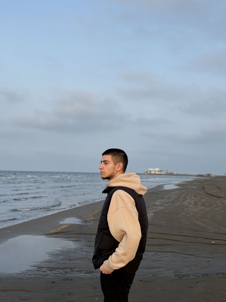  54431643  Tural, 22 ,    